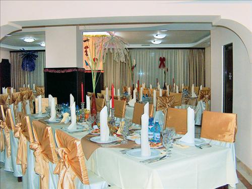 Hotel Floris Cheia  Restauracja zdjęcie