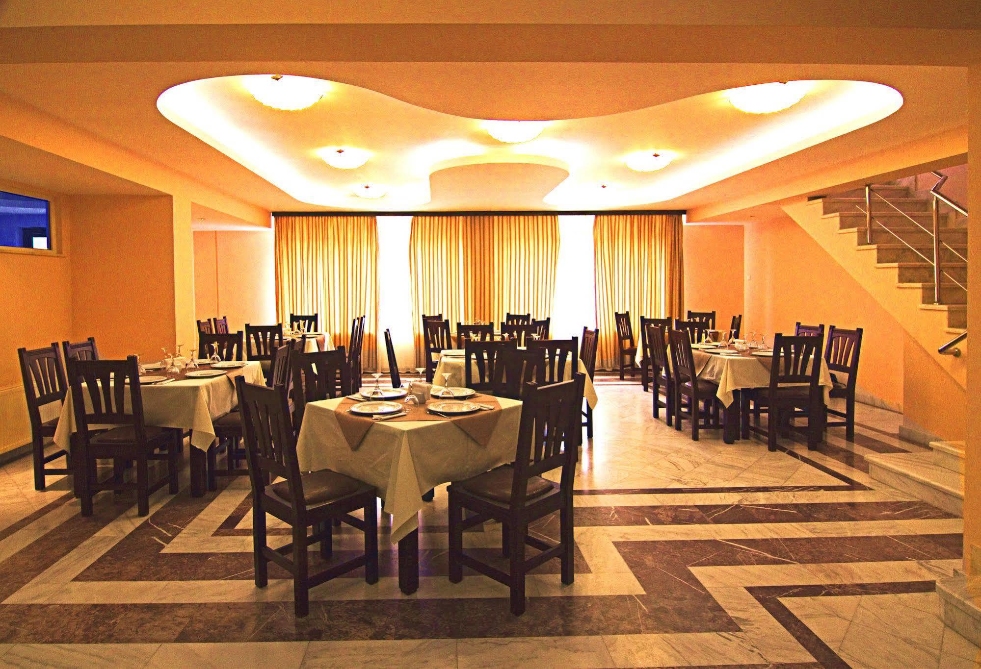Hotel Floris Cheia  Zewnętrze zdjęcie